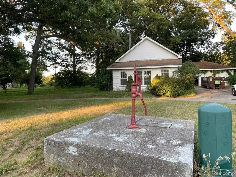 2605 SUMMERFIELD Road, Petersburg, MI 49270