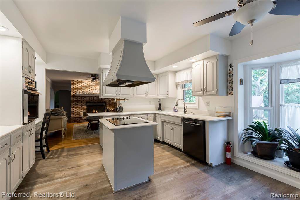 Belleville, MI 48111,40825 Harris