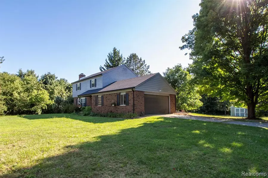 10151 Oak Road, Otisville, MI 48463