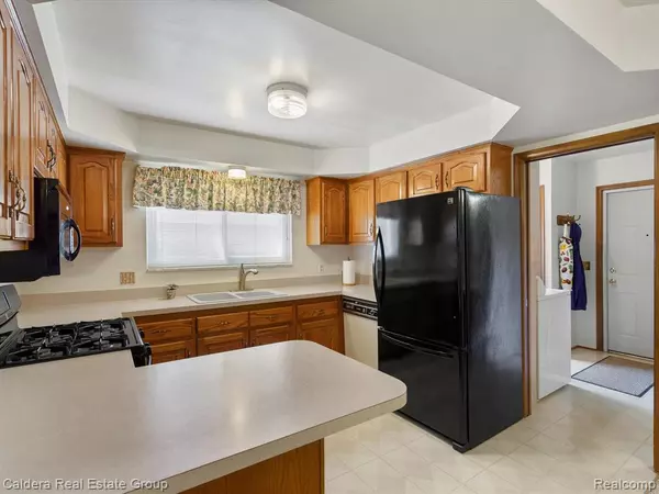 Madison Heights, MI 48071,30860 AVONDALE Drive