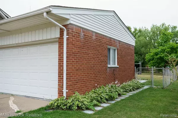 Eastpointe, MI 48021,16249 NICOLAI Avenue