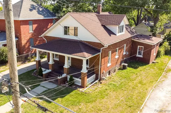 Mount Clemens, MI 48043,81 AVERY Street