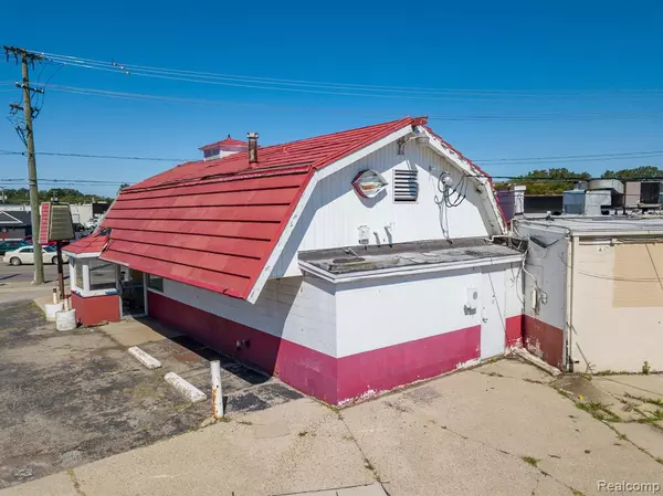 33060 GROESBECK Highway, Fraser, MI 48026