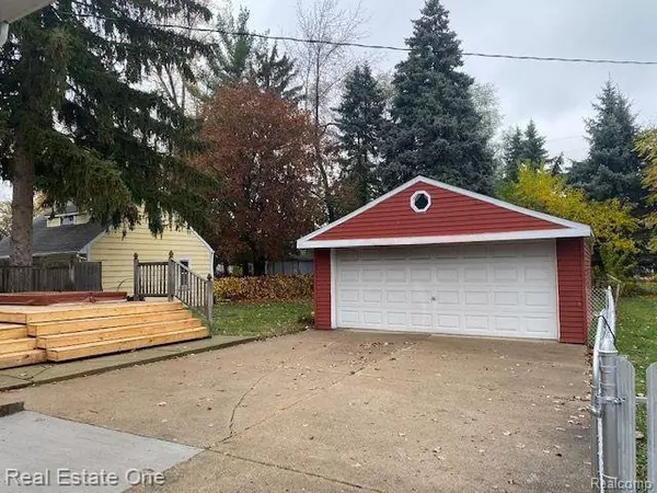 Eastpointe, MI 48021,16197 MANCHESTER Avenue