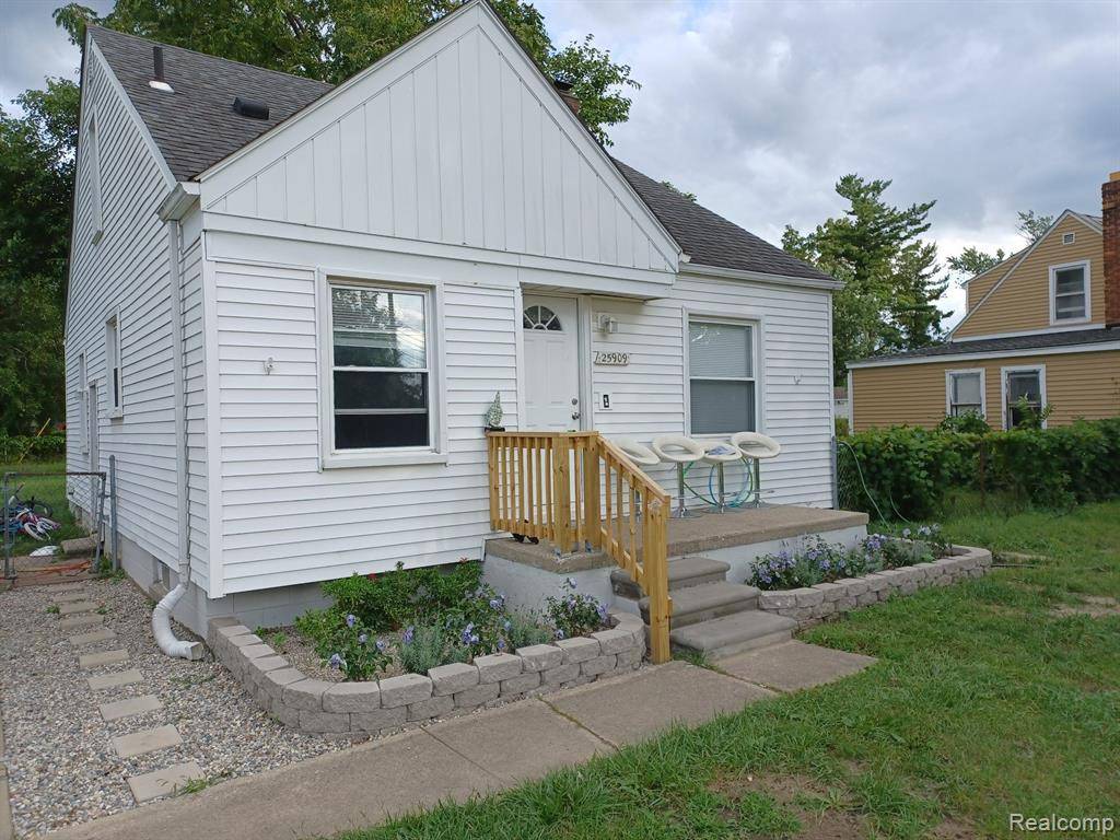 25909 SOUTHWESTERN, Redford, MI 48239
