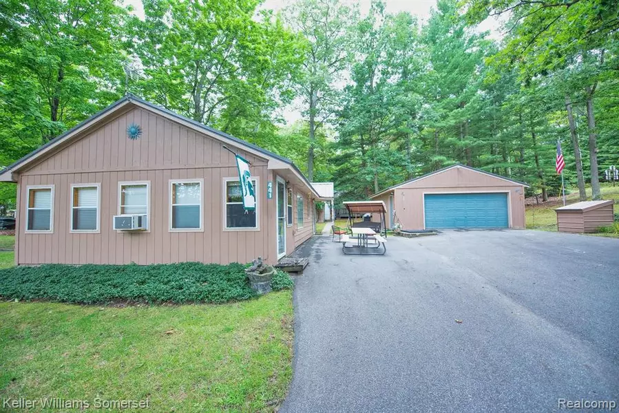 441 COLUMBIA Street, Roscommon, MI 48653