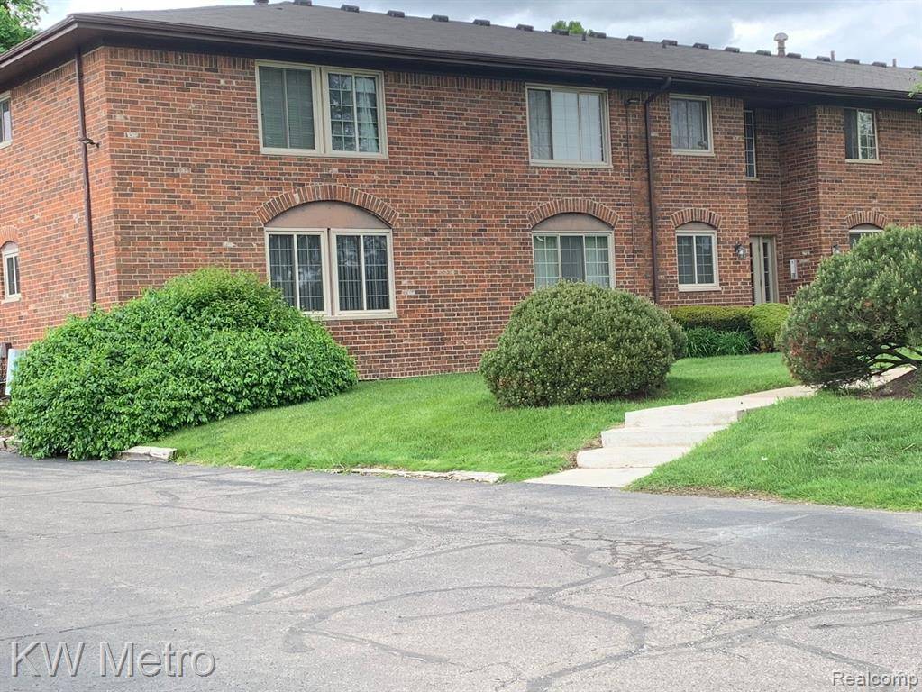 19637 W 12 MILE SW Road, Southfield, MI 48076