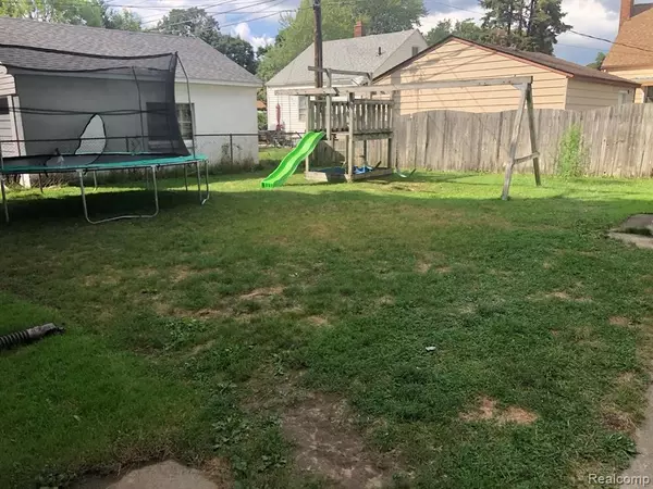 Eastpointe, MI 48021,14959 VERONICA Avenue