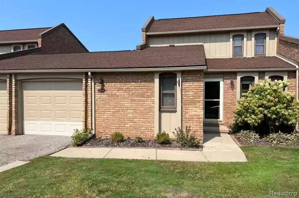 2928 MOON LAKE DRIVE Drive, West Bloomfield, MI 48323