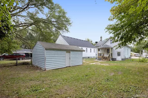 Mount Clemens, MI 48043,38 CLAIR Street