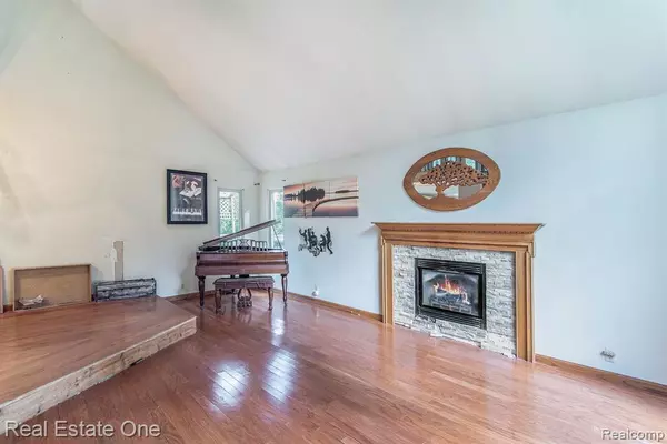 Ortonville, MI 48462,702 Spruce Hill Lane