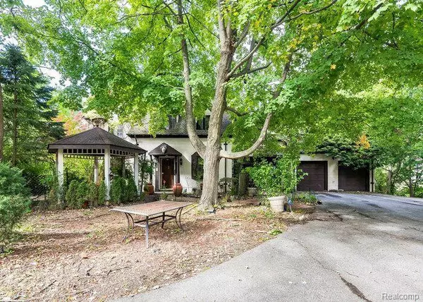 31325 LAHSER Road, Beverly Hills, MI 48025