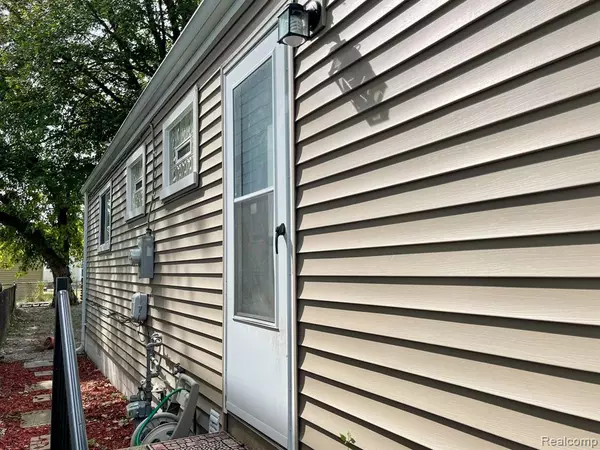 Lincoln Park, MI 48146,1307 PAGEL Avenue
