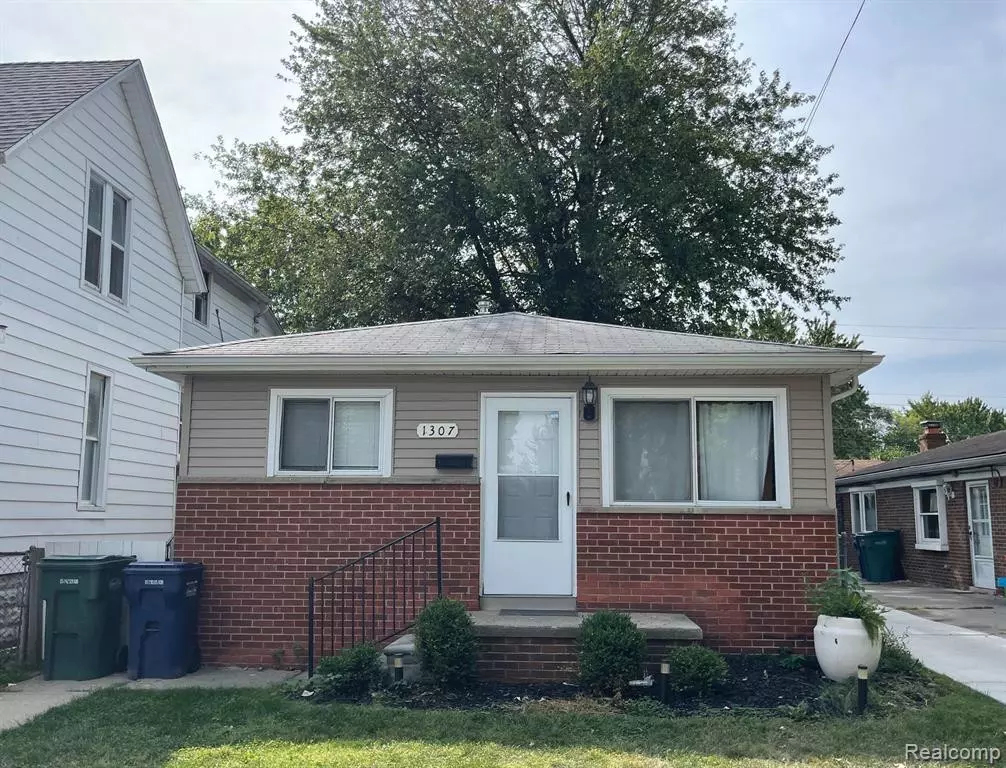 Lincoln Park, MI 48146,1307 PAGEL Avenue
