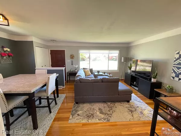 Madison Heights, MI 48071,1595 JENIFER Avenue
