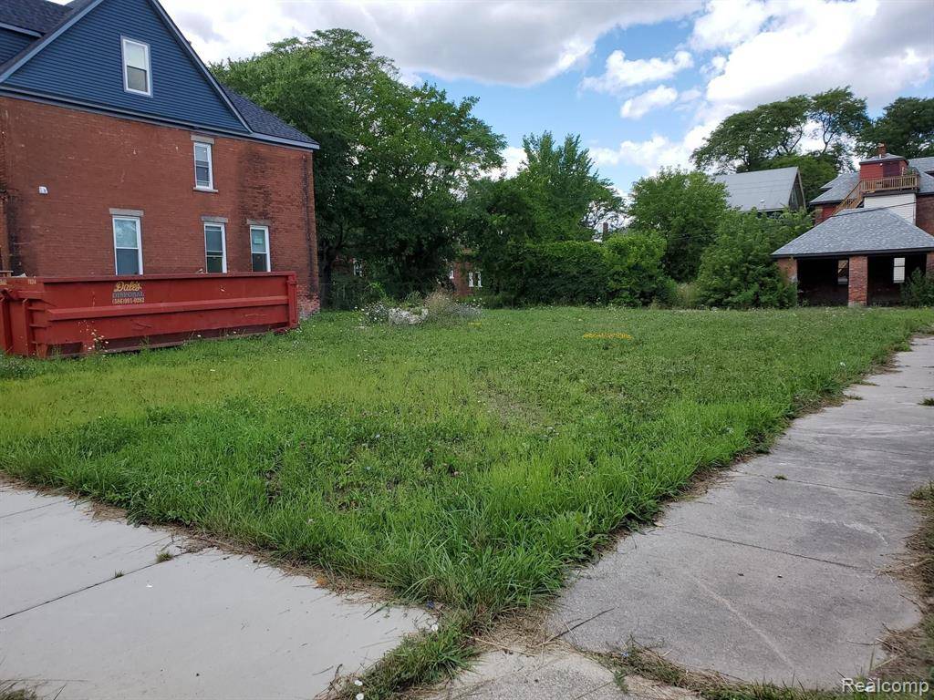 Detroit, MI 48202,8261 BRUSH