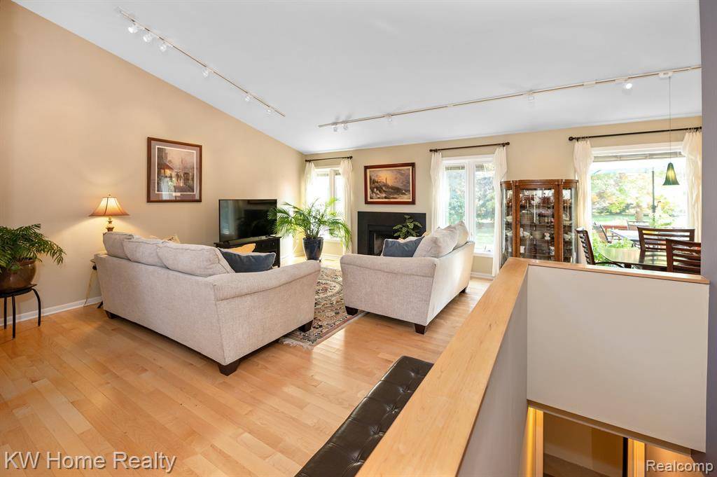 Farmington Hills, MI 48331,33781 Vista Drive