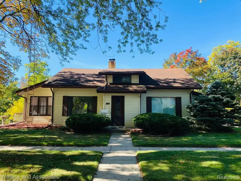 229 ANDERSON Avenue, Croswell, MI 48422