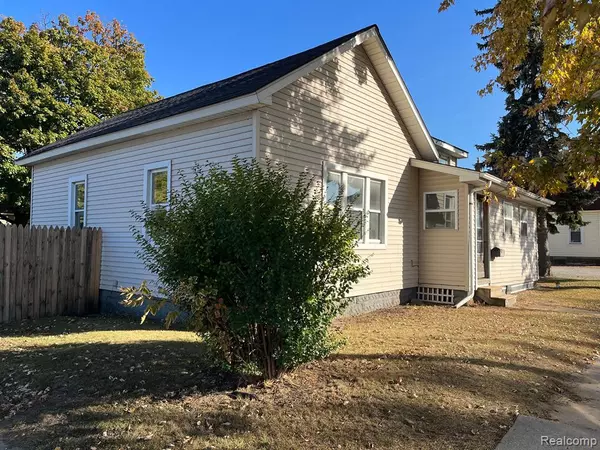 Port Huron, MI 48060,1702 10TH Street
