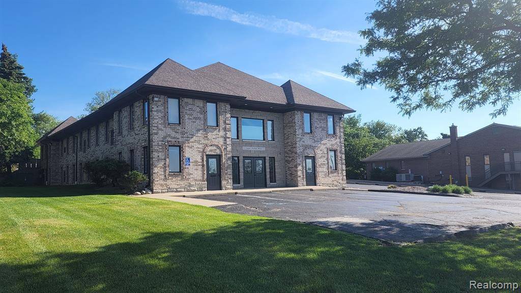 2490 Walton Boulevard, Rochester Hills, MI 48309