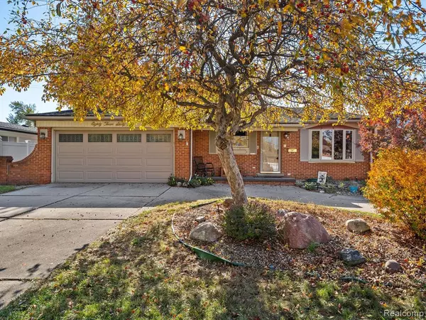 8366 FAIRFAX Drive, Sterling Heights, MI 48312