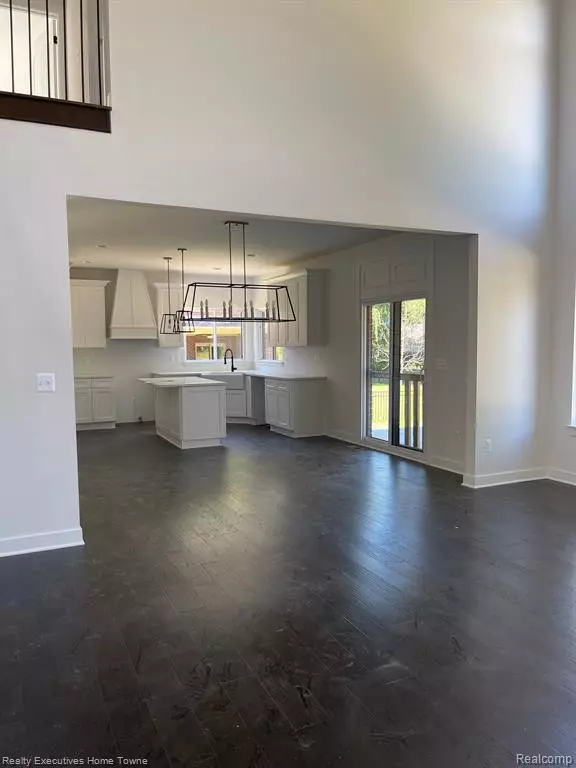 New Baltimore, MI 48047,35699 KILKENNY Drive