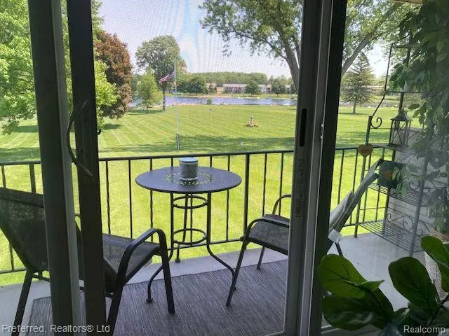 27094 Sandy Hill Lane, New Hudson, MI 48165