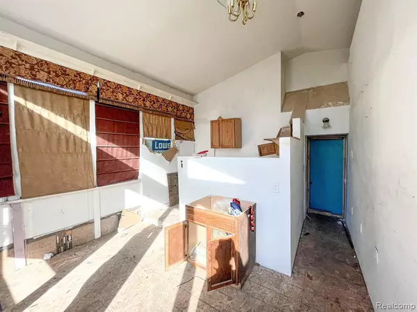 Flint, MI 48507,622 E ATHERTON Road