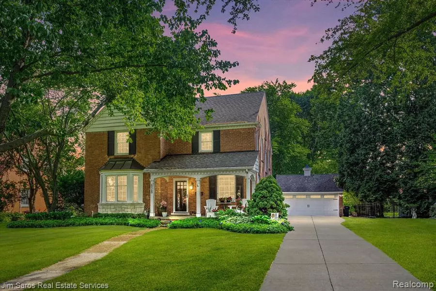 828 PEMBERTON Road, Grosse Pointe Park, MI 48230