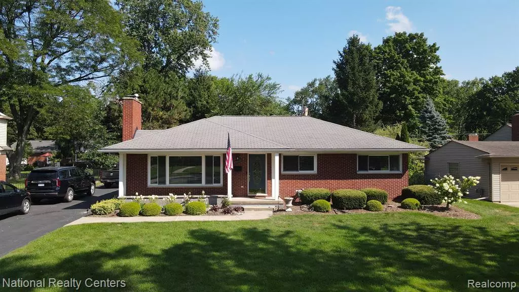 Beverly Hills, MI 48025,17380 LOCHERBIE Avenue