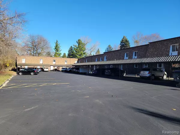 Fort Gratiot, MI 48059,2636 KEEWAHDIN Road