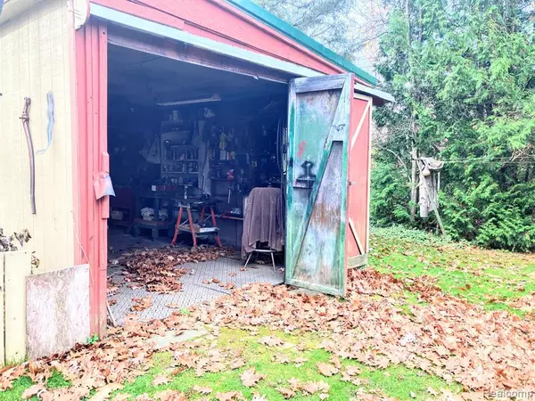 Otisville, MI 48463,9263 VIENNA Road