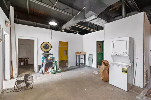 Detroit, MI 48202,314 E BALTIMORE Street