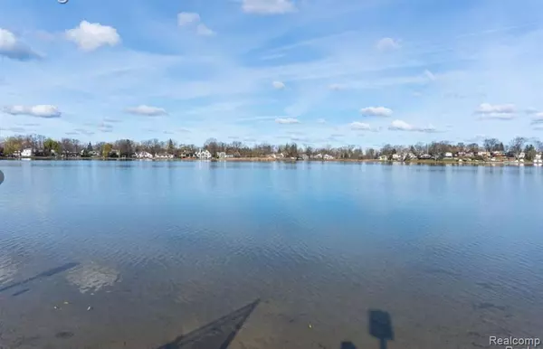 Keego Harbor, MI 48320,1776 BEECHMONT Street