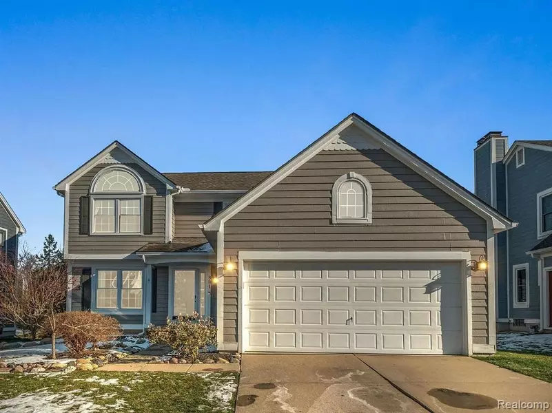 801 LINDEN Way, Auburn Hills, MI 48326