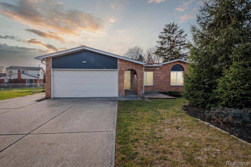 2008 JONATHAN Drive, Sterling Heights, MI 48310