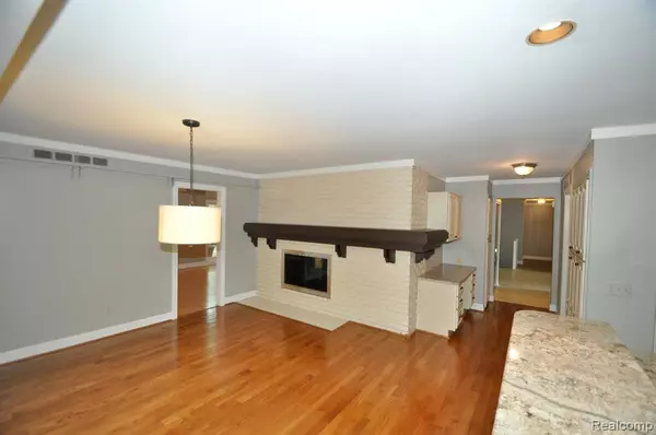 West Bloomfield, MI,6081 DUNMORE Drive