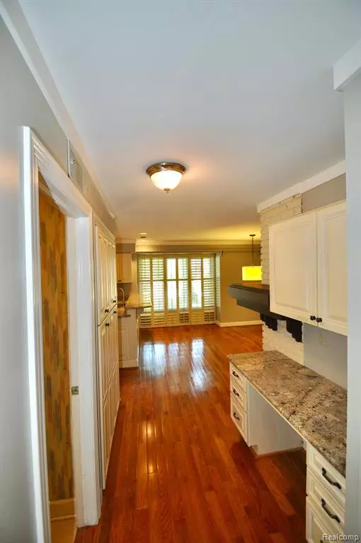 West Bloomfield, MI,6081 DUNMORE Drive