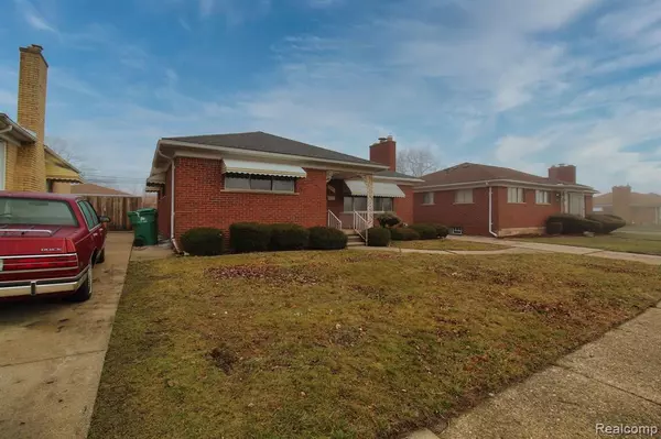 Eastpointe, MI 48021,16205 COLLINSON Avenue