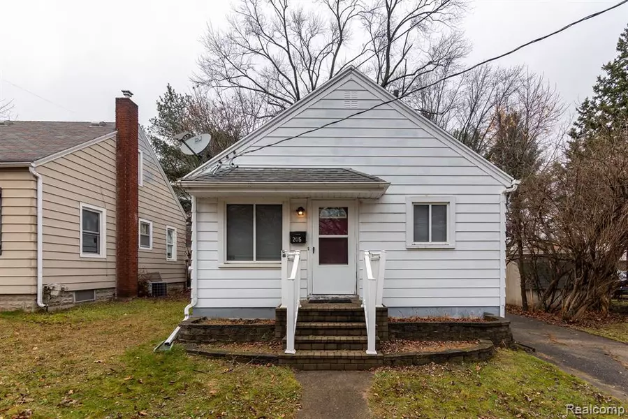 205 E GIER Street, Lansing, MI 48906
