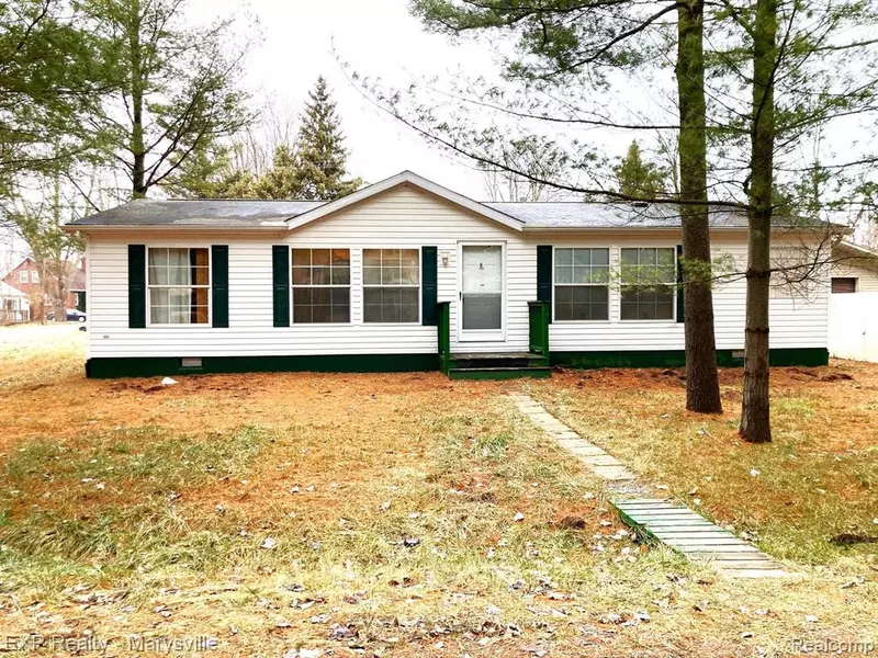 57 RED PINE Lane, Croswell, MI 48422