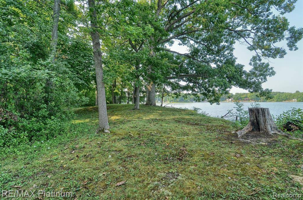 Linden, MI 48430,0 Beach Island
