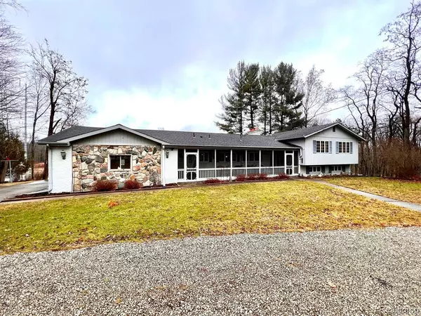 3301 SHERWOOD Road, Ortonville, MI 48462