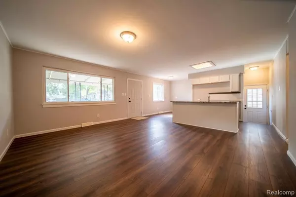 Madison Heights, MI 48071,593 E DALLAS Avenue