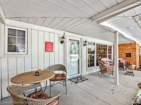 Beverly Hills, MI 48025,19037 SAXON Drive