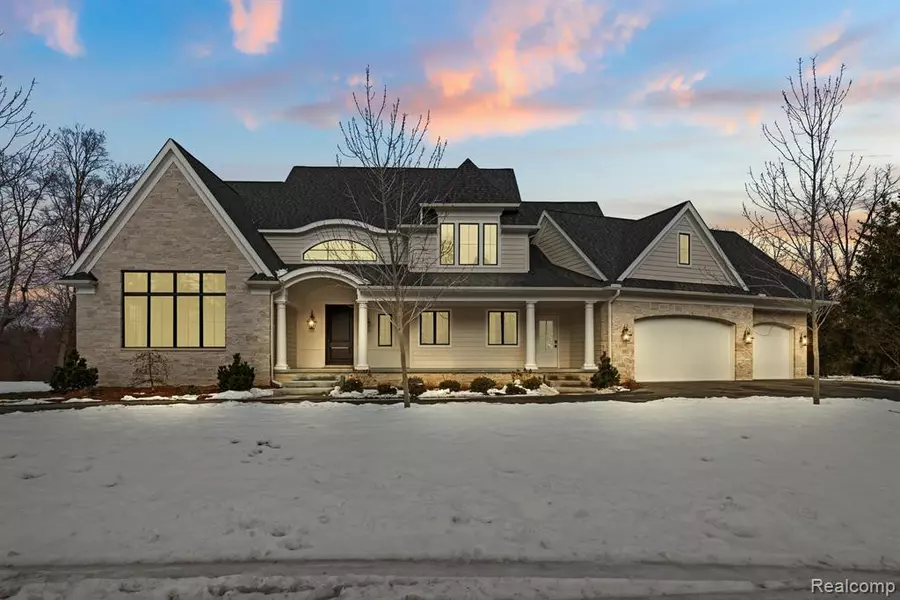 20006 PEMBERLY, Franklin, MI 48025