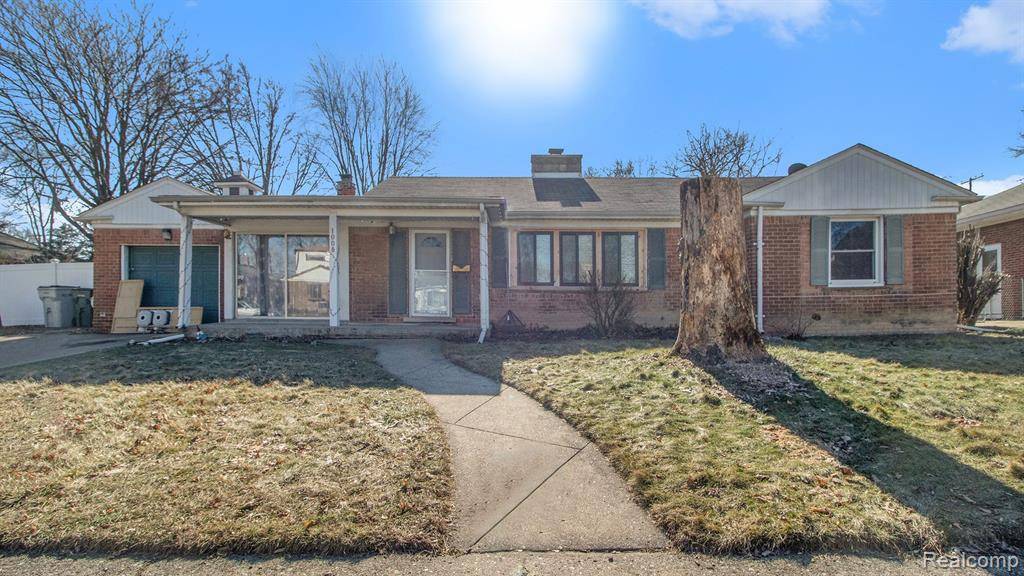 1008 E ROBERT Avenue, Hazel Park, MI 48030