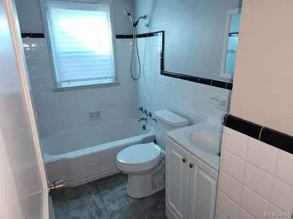 Eastpointe, MI 48021,22741 NORMANDY Avenue