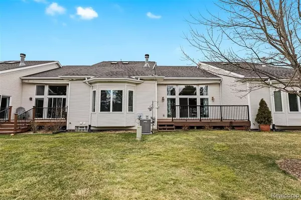 South Lyon, MI 48178,10197 CLARKSHIRE Court