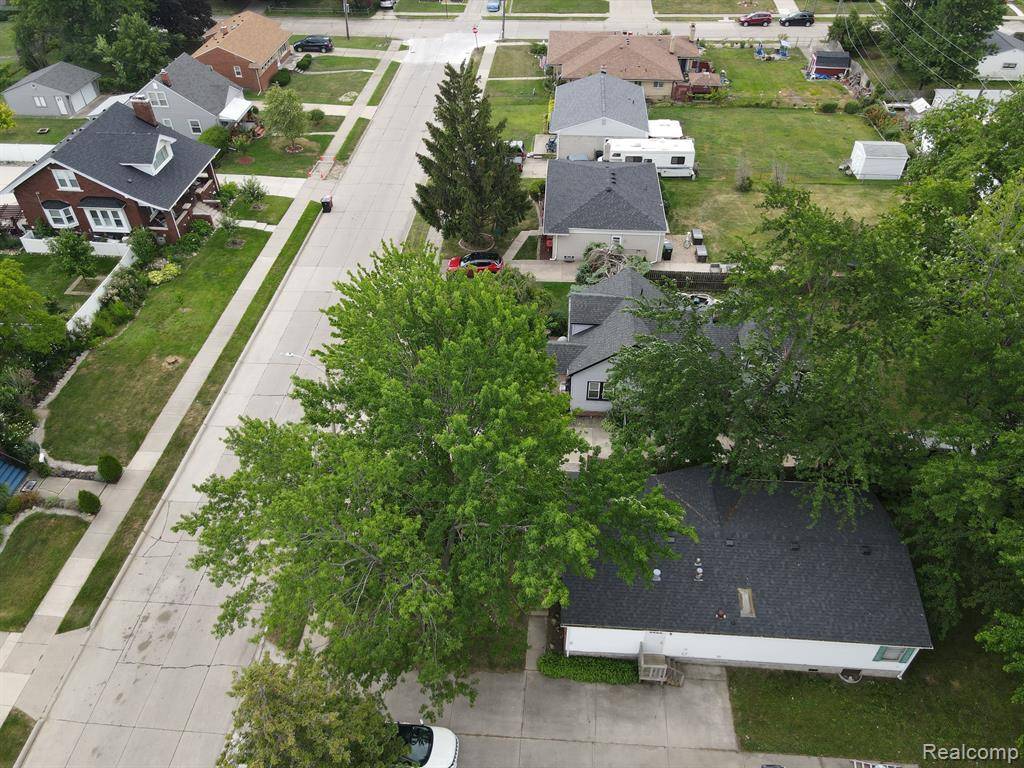 Roseville, MI 48066,26653 NIEMAN Street